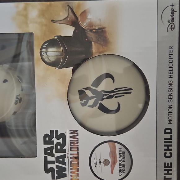 Star Wars The Child Motion Sensing Flying Toy - Picture 3 of 11